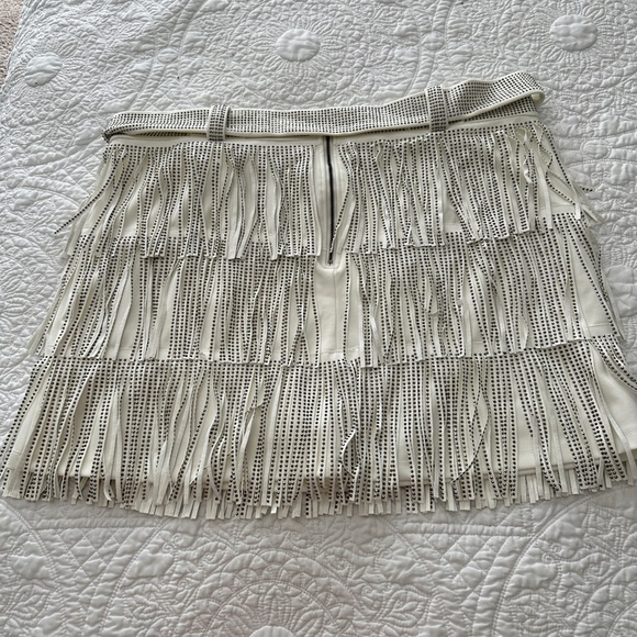 NYLON APPAREL - RHINESTONE WHITE FRINGE SKIRT TAYLOR SWIFT - Picture 4 of 5